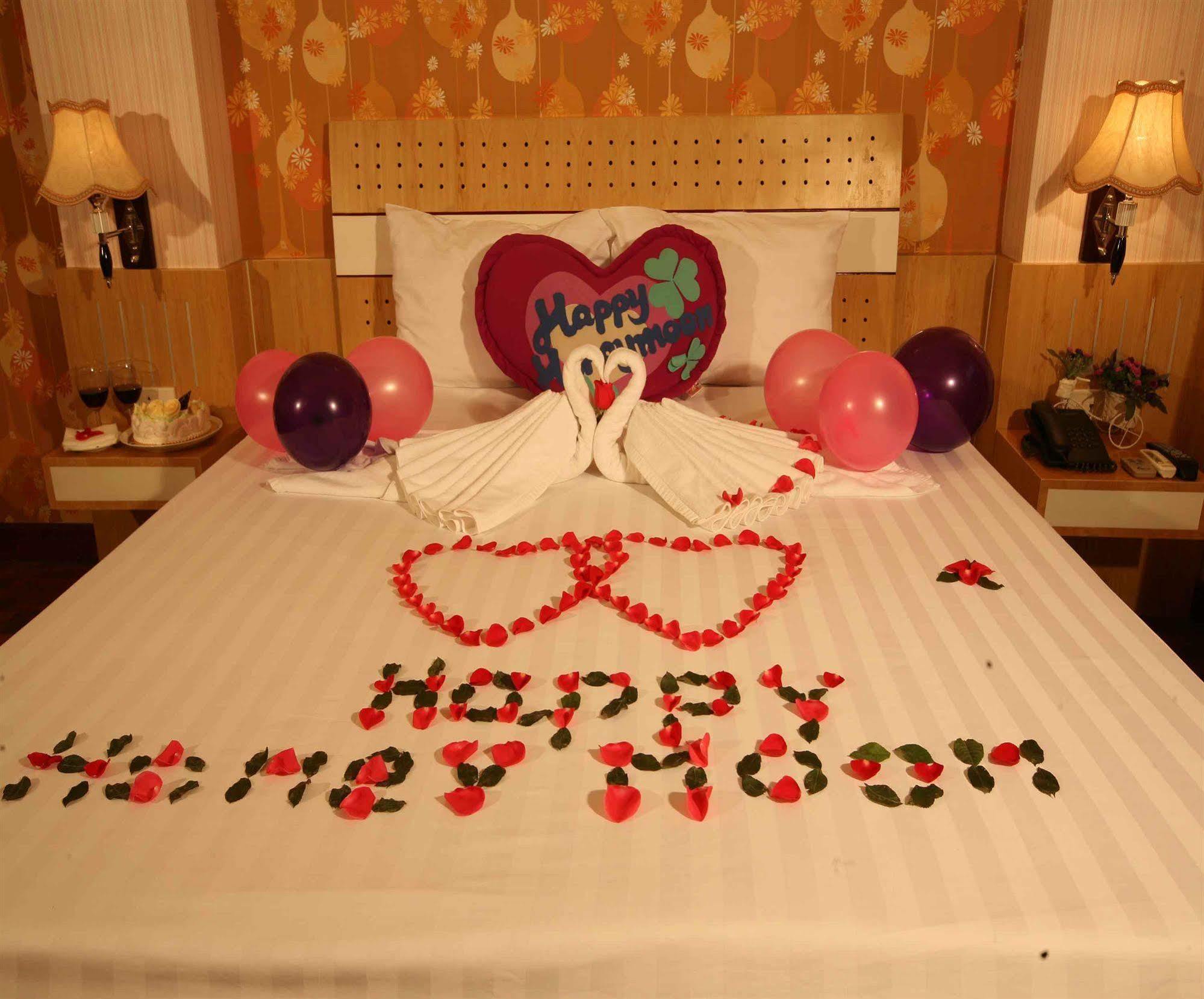 Royal Holiday Hanoi Hotel Экстерьер фото